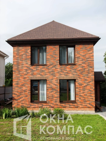 Фото объекта Остекление 2-х этажного дома - 7 окон и 1 балконный блок